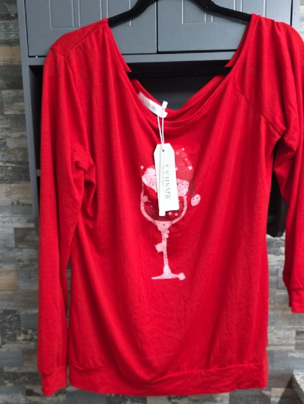 Unknown Brand Red Long-Sleeve Graphic Women’s Top